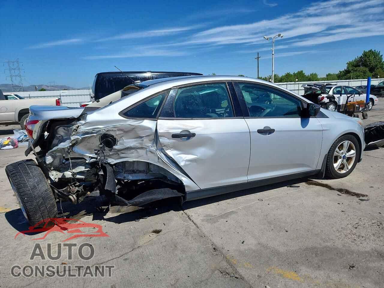 FORD FOCUS 2013 - 1FADP3E22DL195750