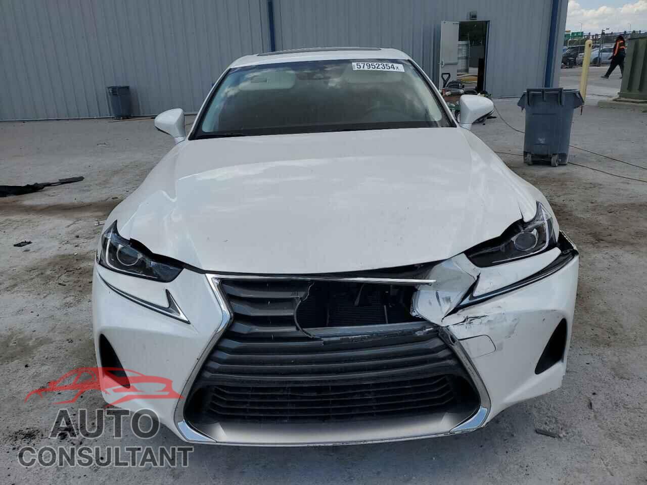 LEXUS IS 2018 - JTHBA1D20J5068356