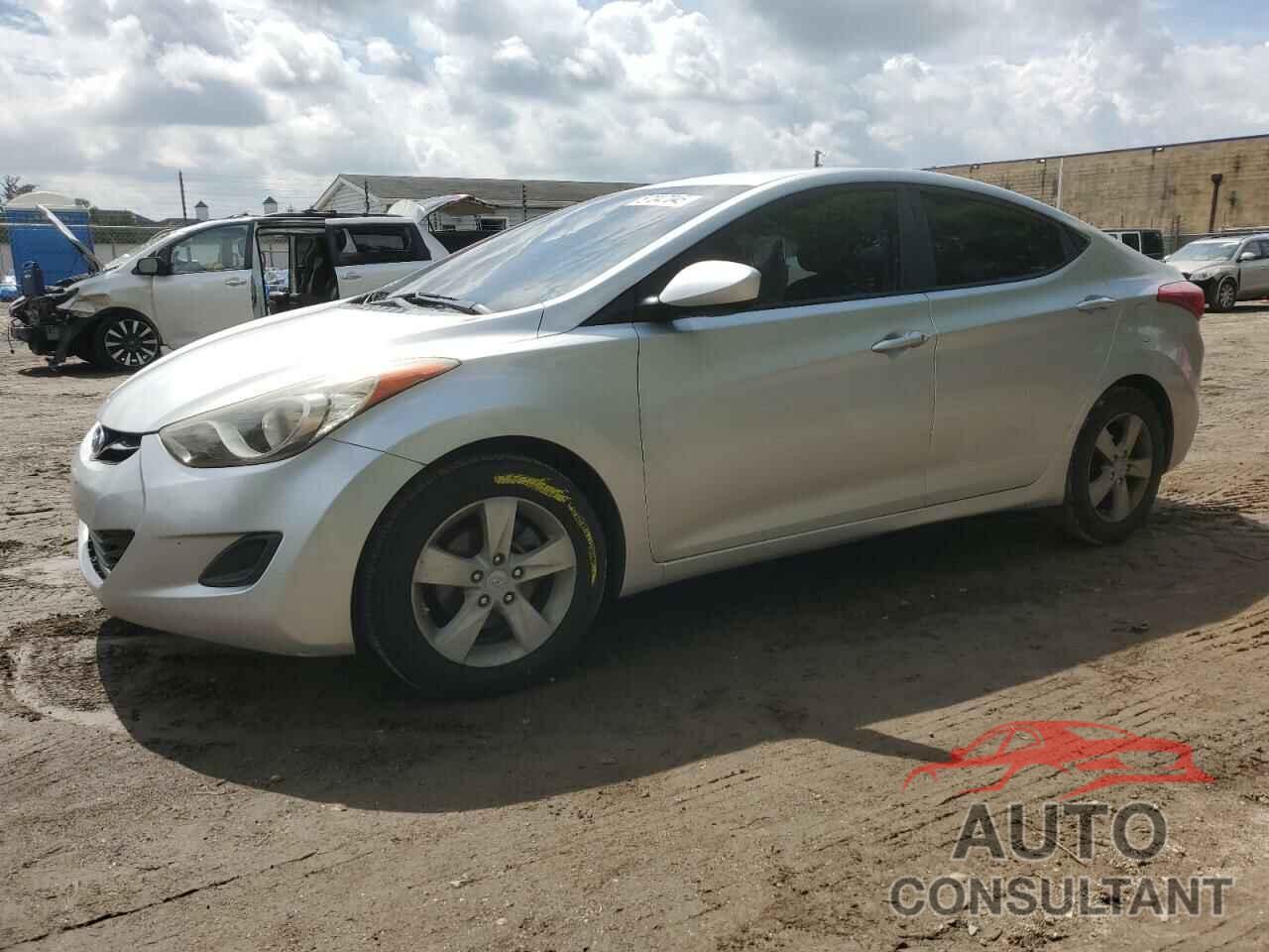 HYUNDAI ELANTRA 2011 - KMHDH4AE4BU110018