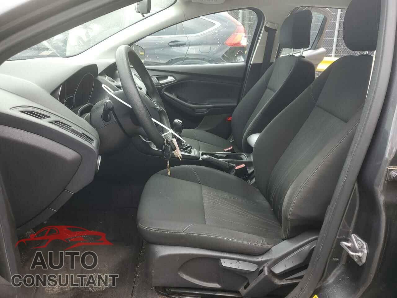 FORD FOCUS 2016 - 1FADP3K28GL377249