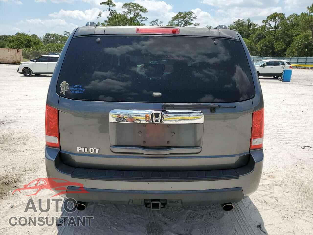 HONDA PILOT 2011 - 5FNYF3H56BB040168