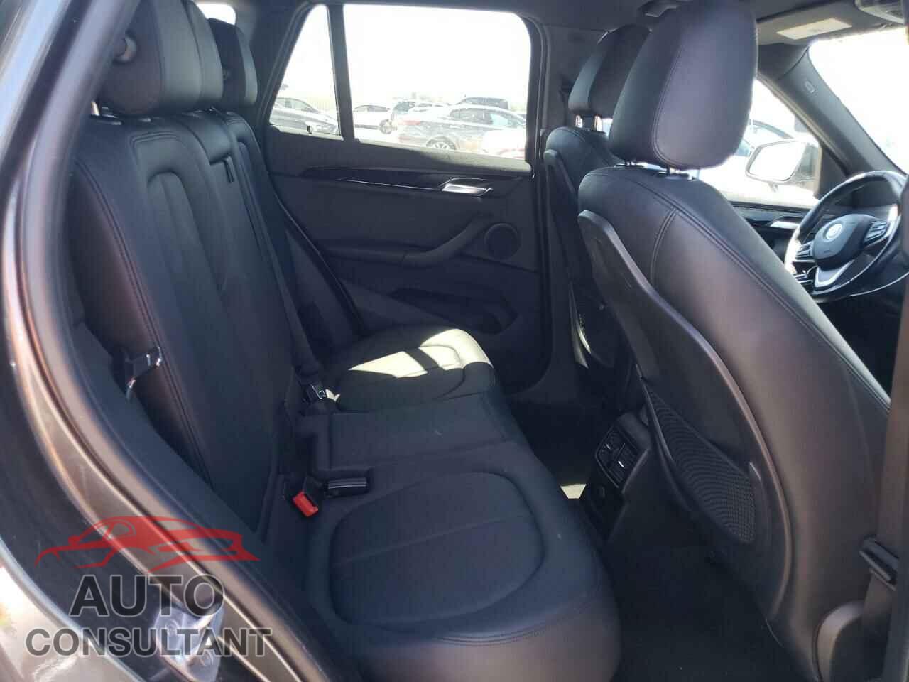 BMW X1 2017 - WBXHT3C30H5F80145