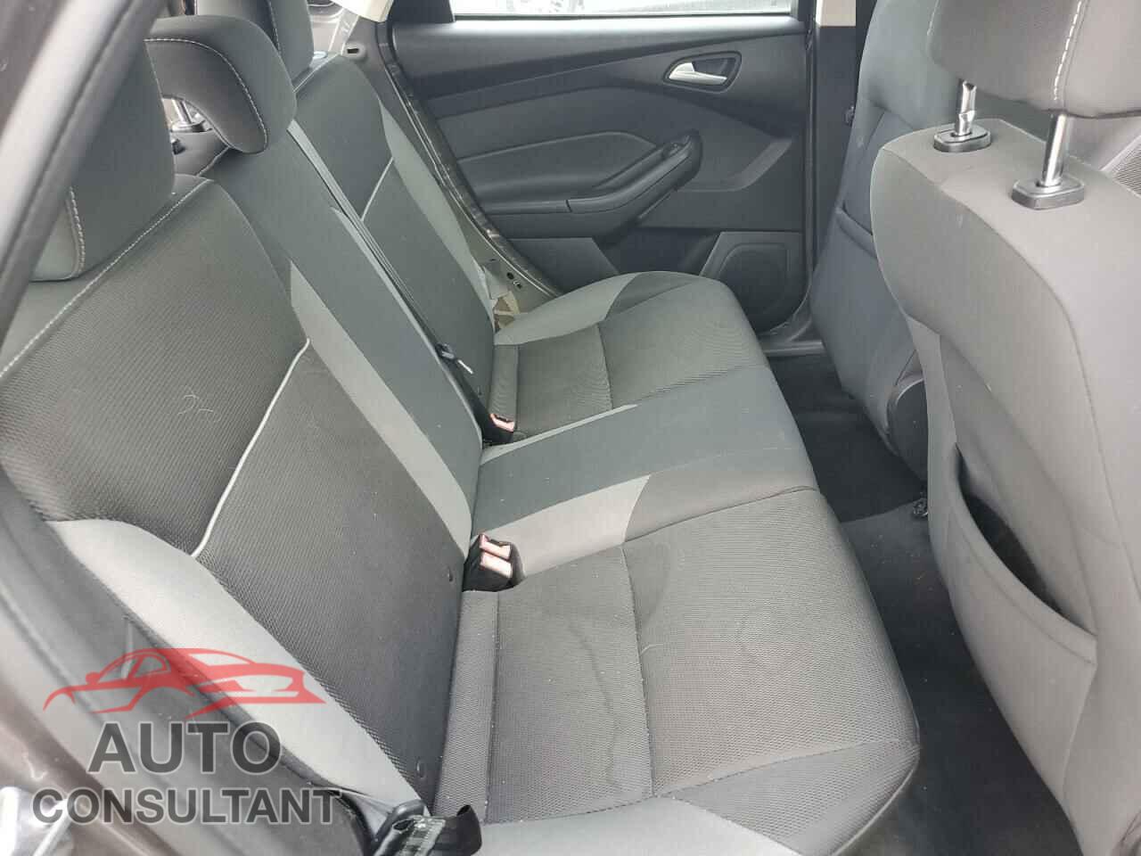FORD FOCUS 2014 - 1FADP3K21EL457912