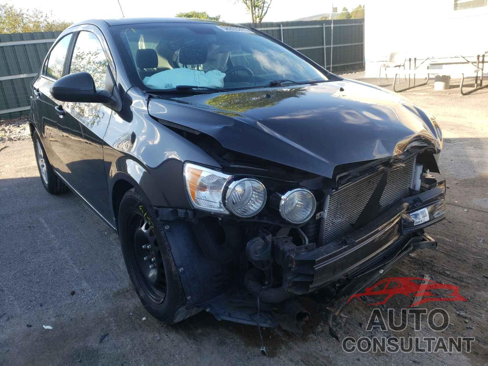 CHEVROLET SONIC 2016 - 1G1JC5SB6G4110862