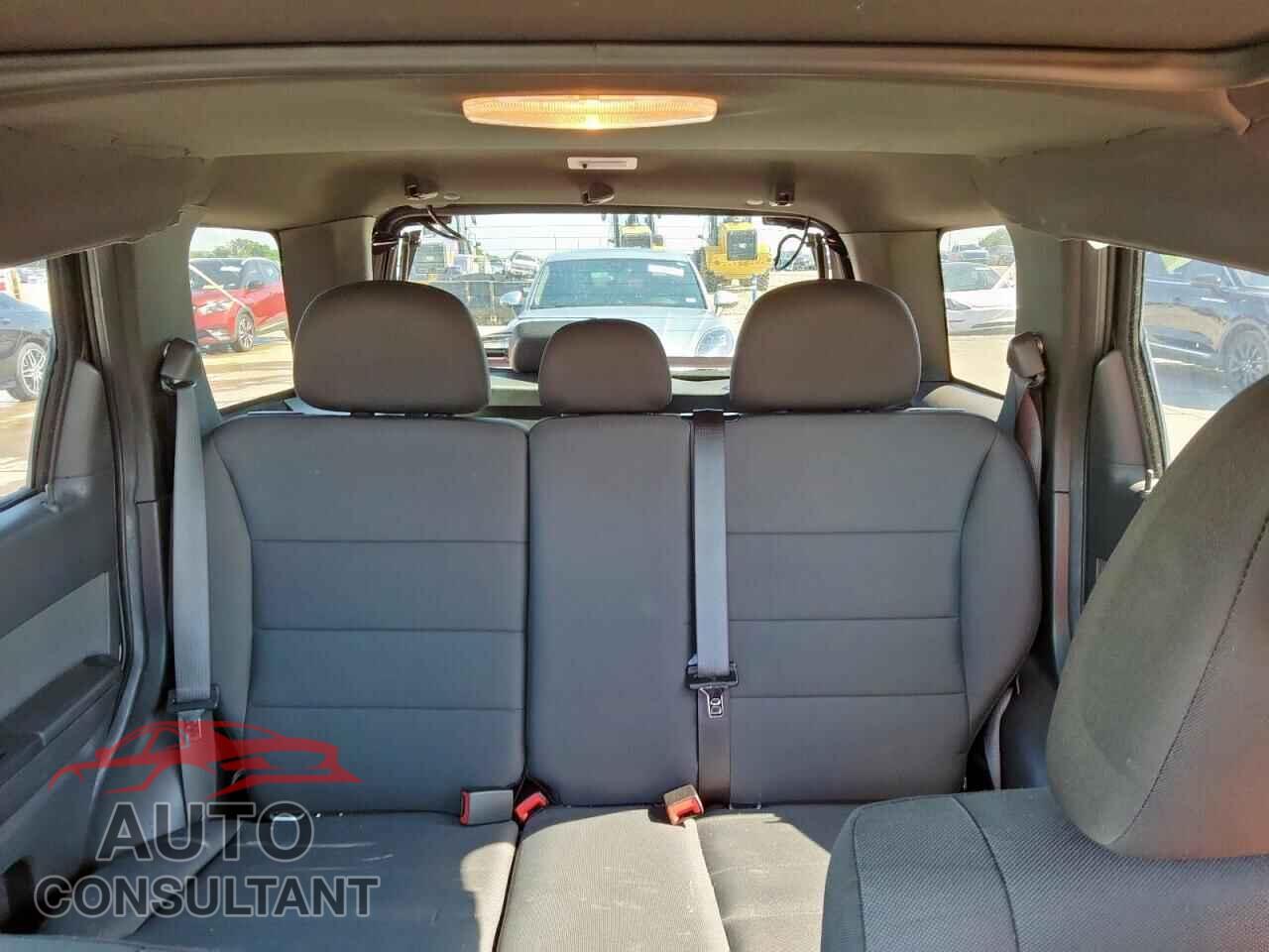 FORD ESCAPE 2010 - 1FMCU9DG6AKC62748