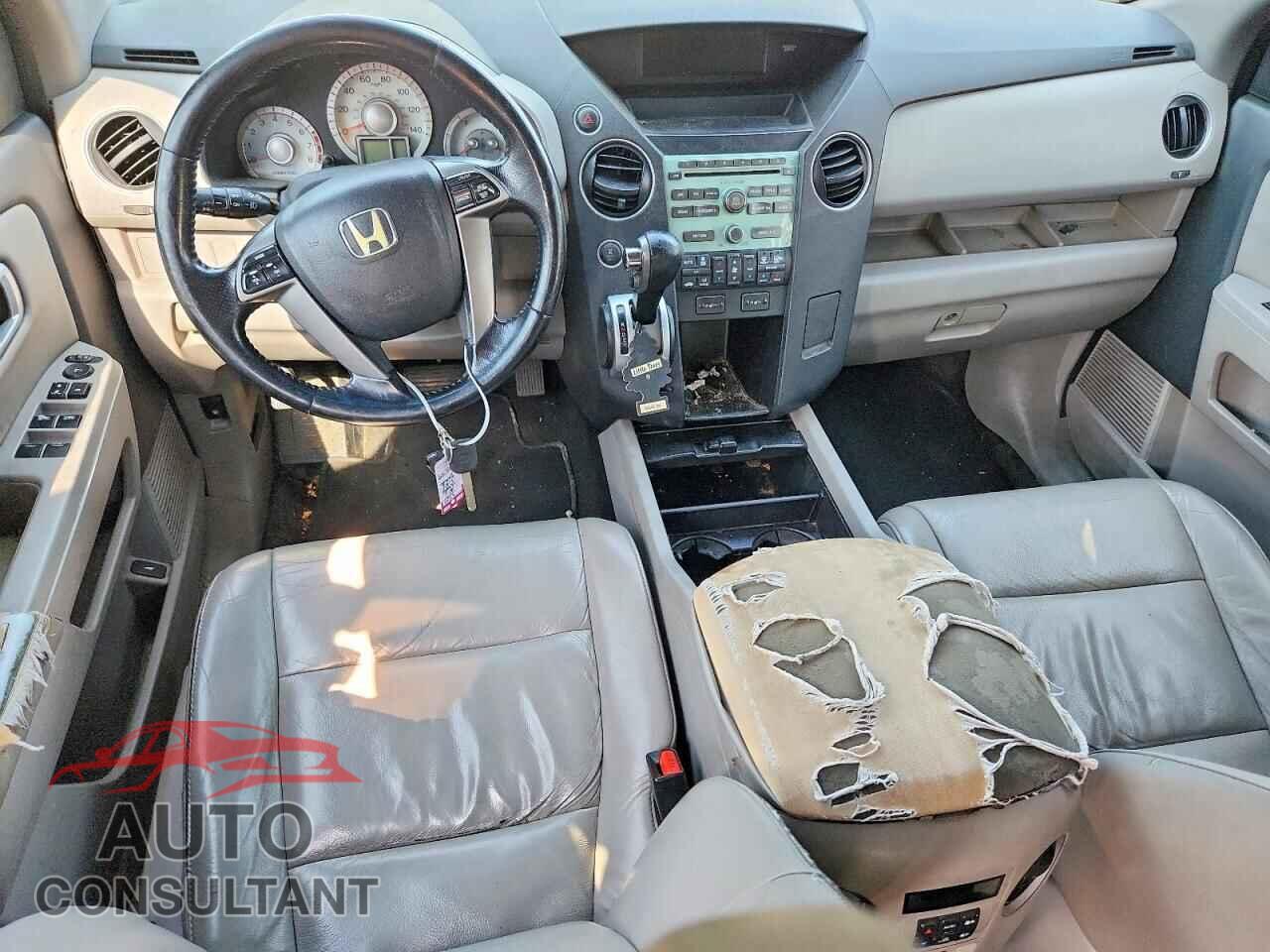 HONDA PILOT 2011 - 5FNYF4H51BB005799