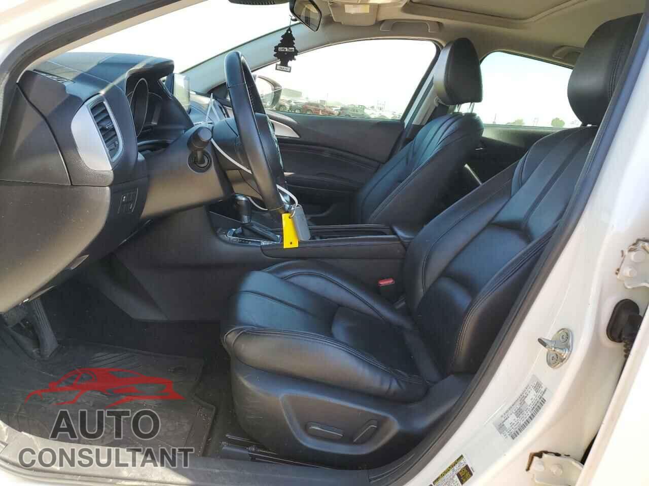 MAZDA 3 2017 - 3MZBN1L37HM149307