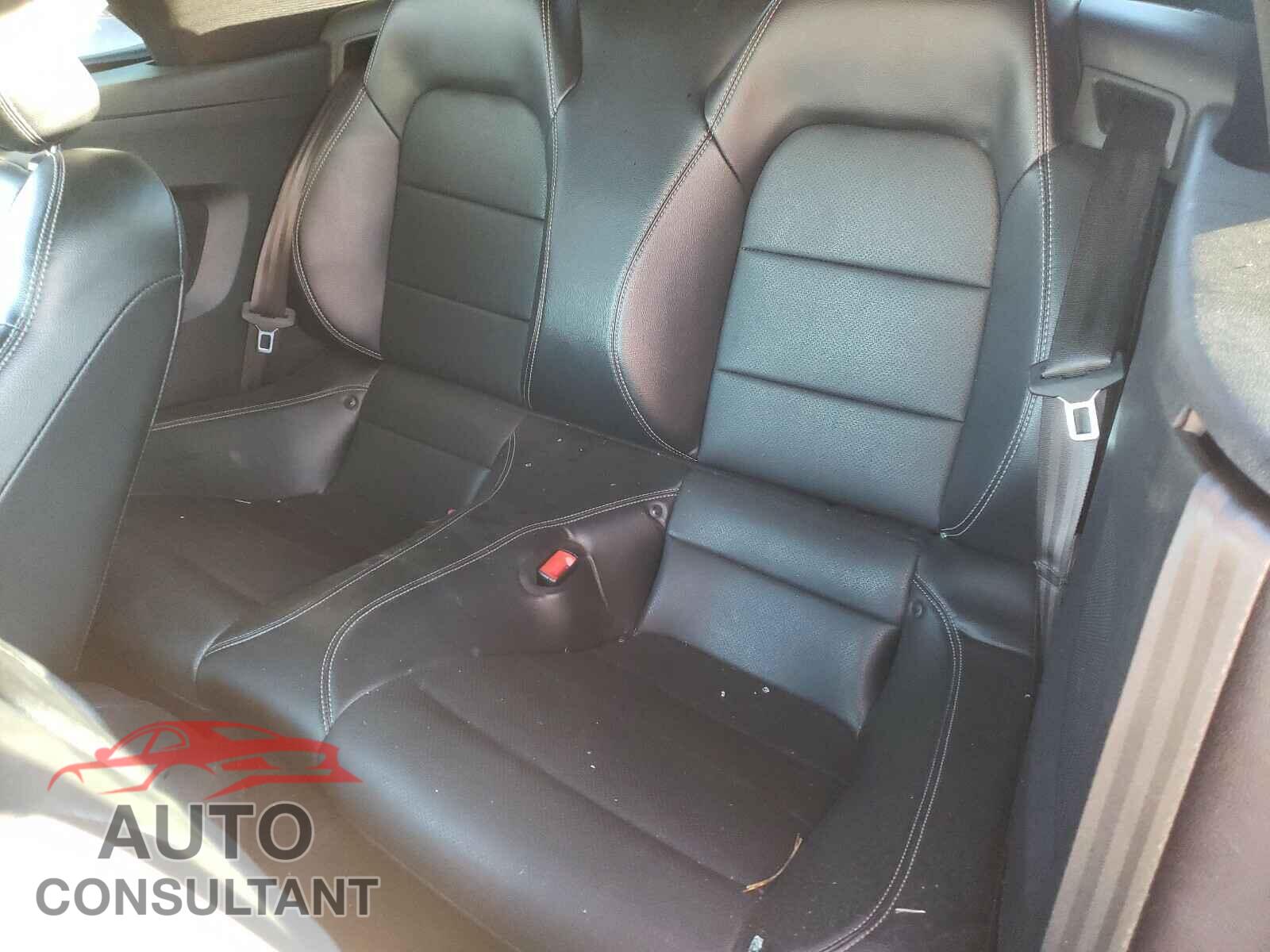 FORD MUSTANG 2019 - 1FATP8UH7K5149041