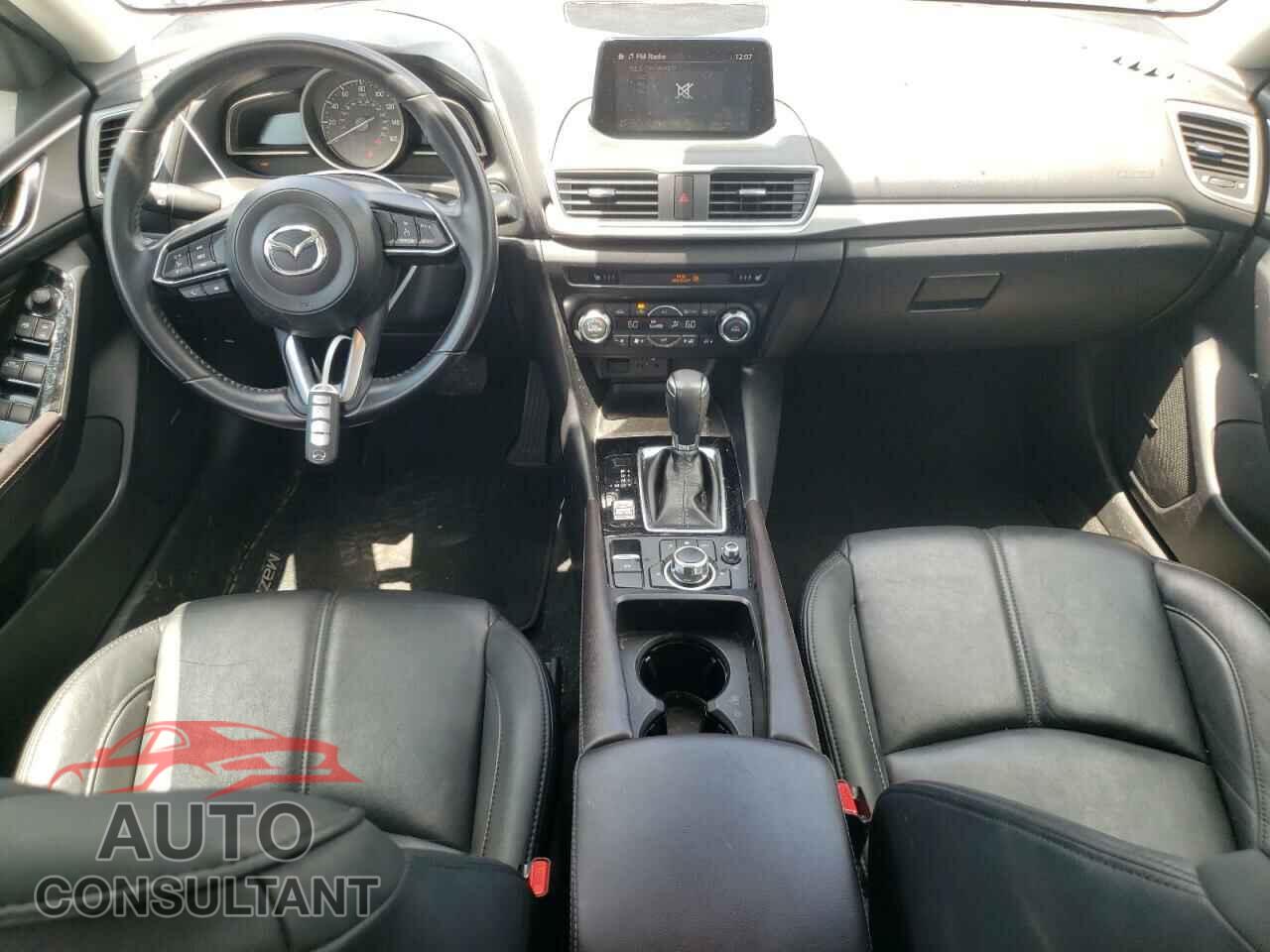 MAZDA 3 2018 - 3MZBN1V38JM264792