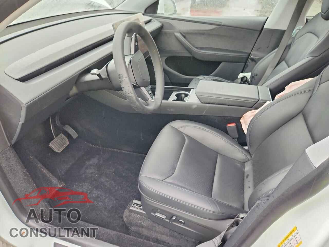 TESLA MODEL Y 2026 - 7SAYGDEE5TA476079