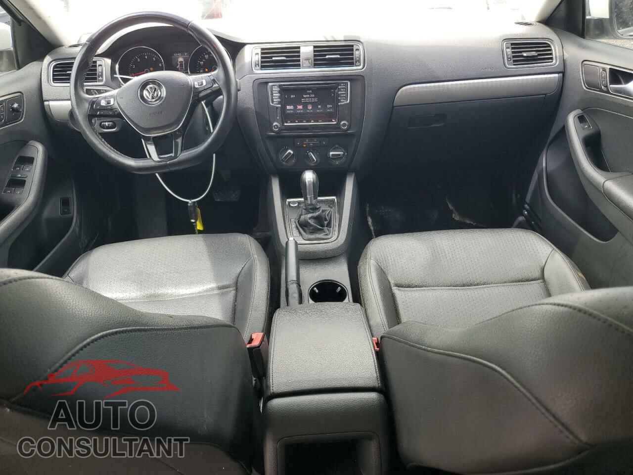 VOLKSWAGEN JETTA 2017 - 3VWDB7AJ0HM290421