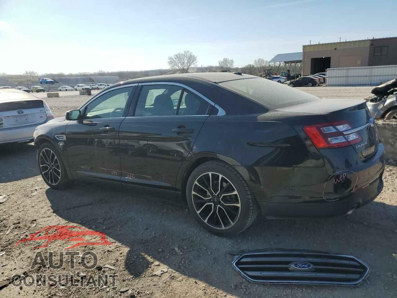 FORD TAURUS 2017 - 1FAHP2E86HG122590