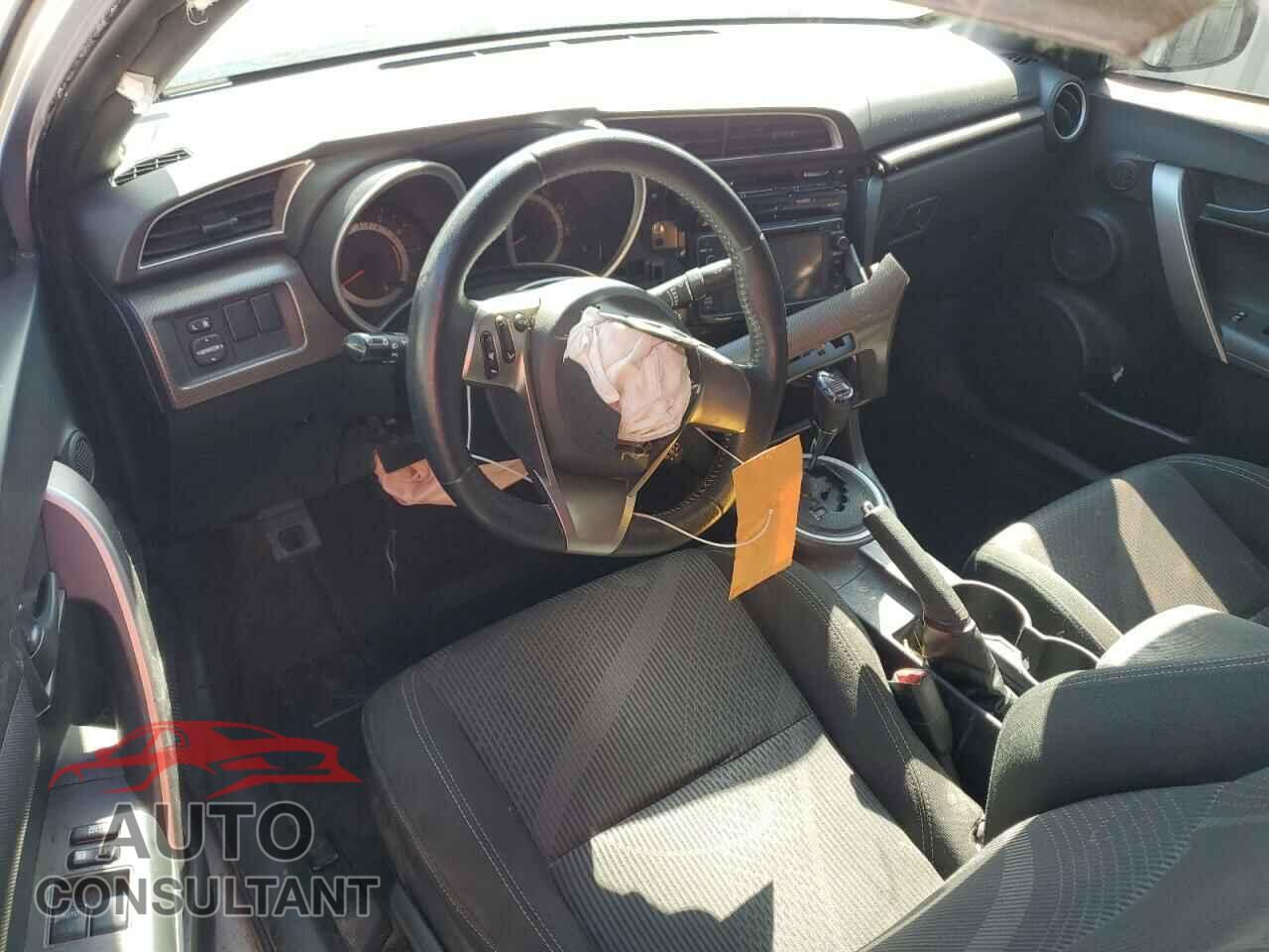 TOYOTA SCION 2014 - JTKJF5C79E3067932