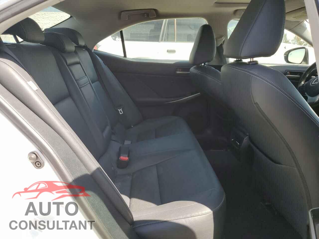 LEXUS IS 2017 - JTHBA1D21H5056078