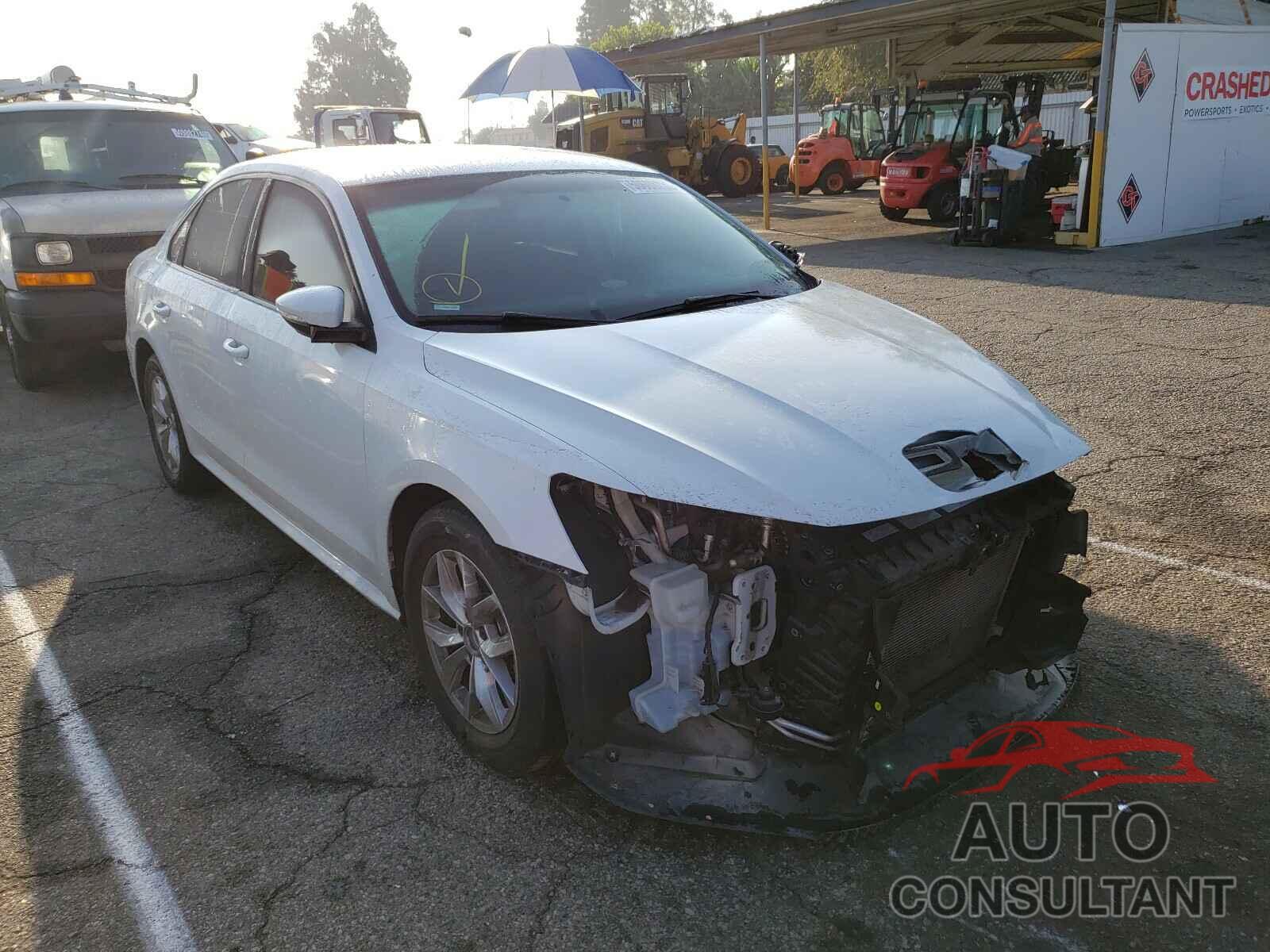 VOLKSWAGEN PASSAT 2018 - 1VWAA7A38JC022490