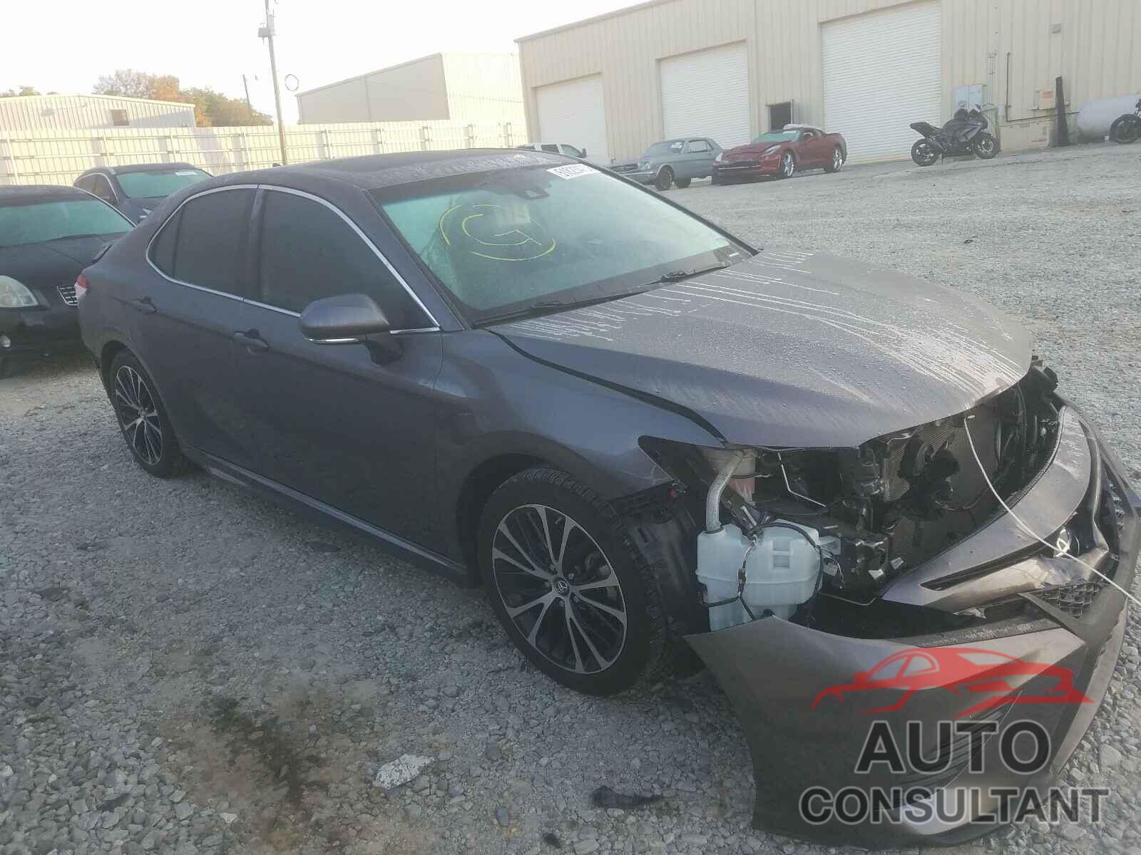 TOYOTA CAMRY 2018 - 4T1B11HK0JU536308