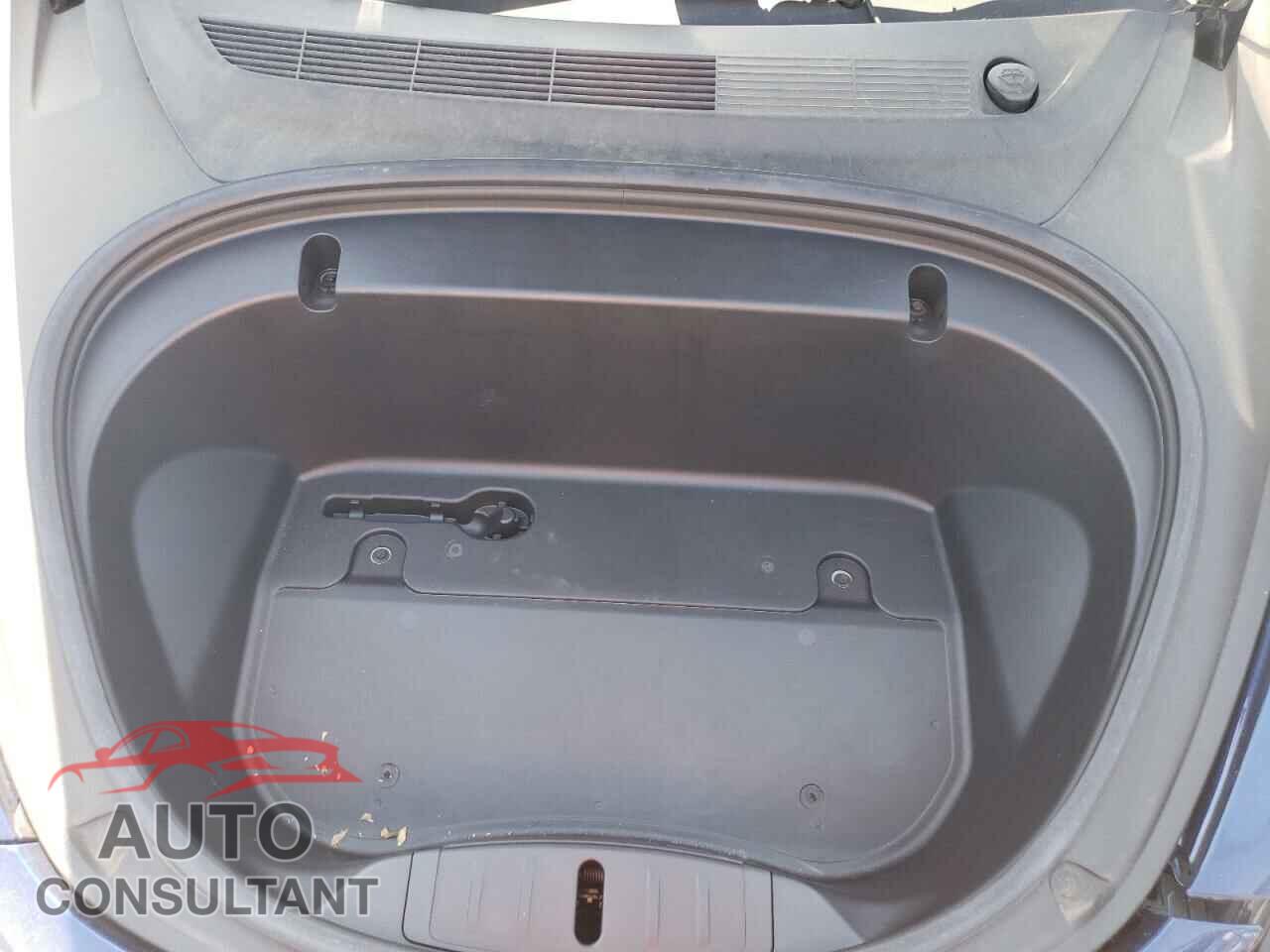 TESLA MODEL 3 2020 - 5YJ3E1EB7LF647614