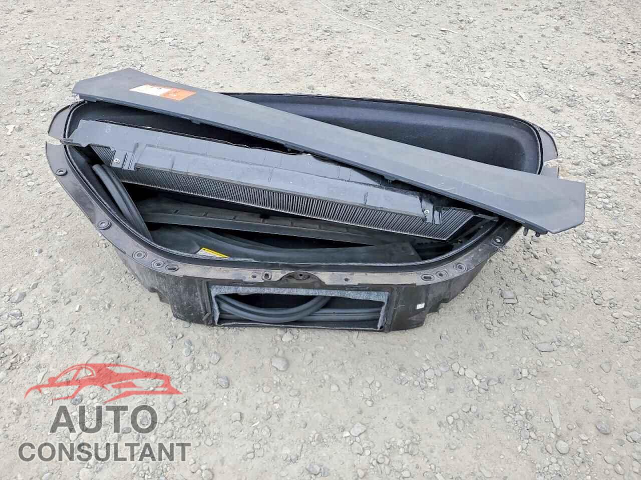 TESLA MODEL X 2017 - 5YJXCBE28HF049472