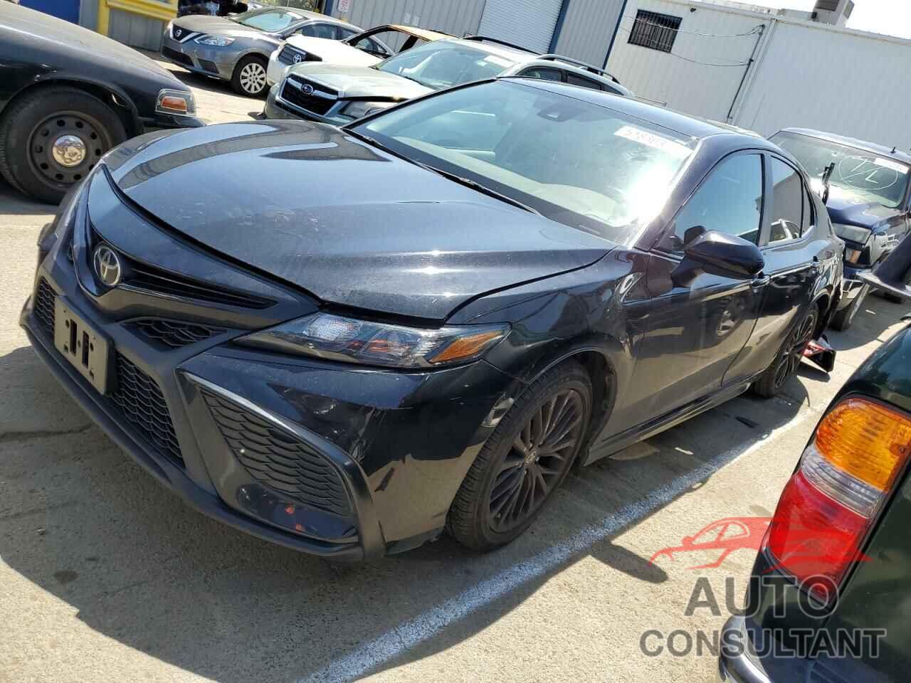 TOYOTA CAMRY 2021 - 4T1G11AK4MU410781