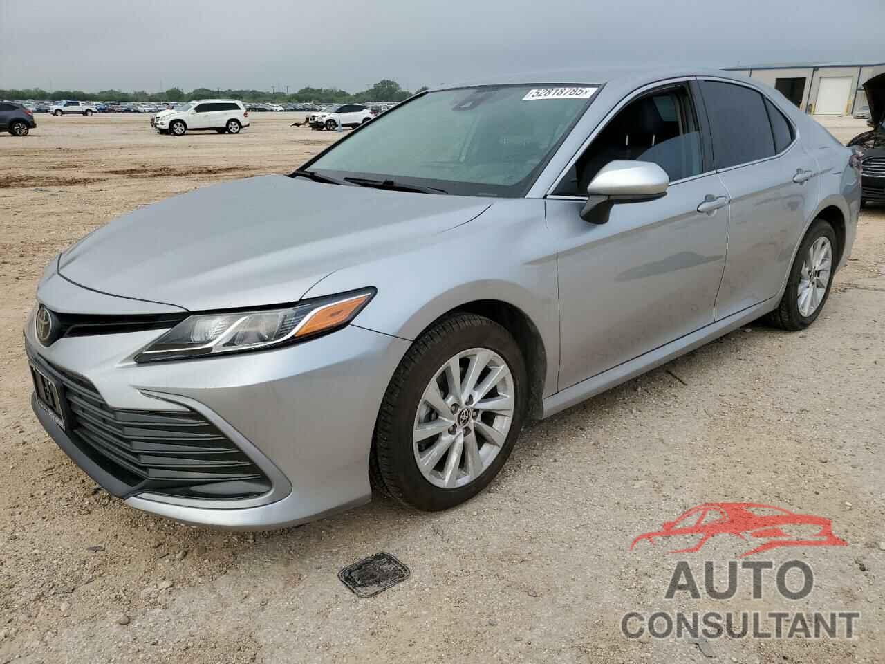 TOYOTA CAMRY 2022 - 4T1C11AK3NU643471