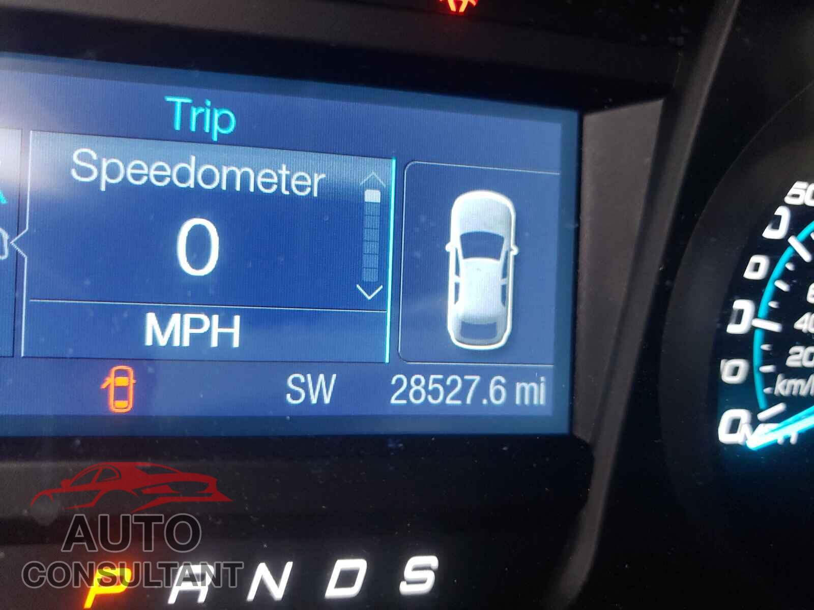 FORD TAURUS 2017 - 1FAHP2H82HG123375
