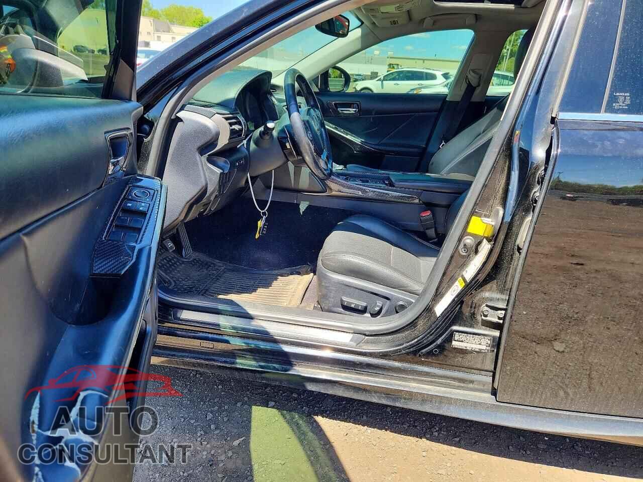 LEXUS IS 2014 - JTHCF1D2XE5002795