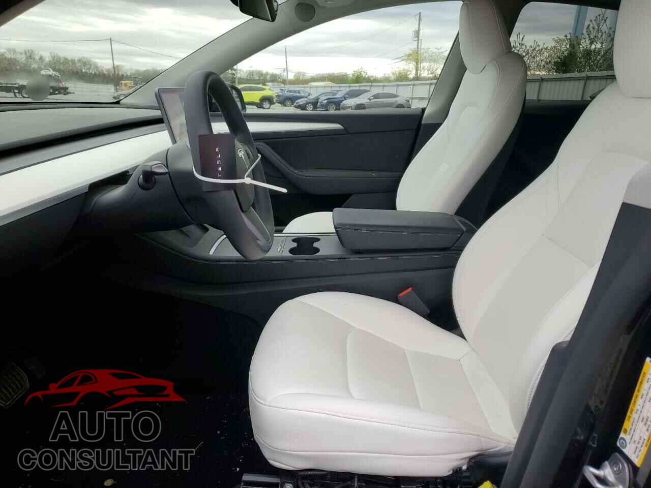 TESLA MODEL Y 2024 - 7SAYGDED5RF009554