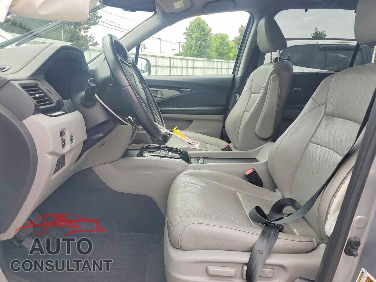 HONDA PILOT 2017 - 5FNYF6H07HB049119