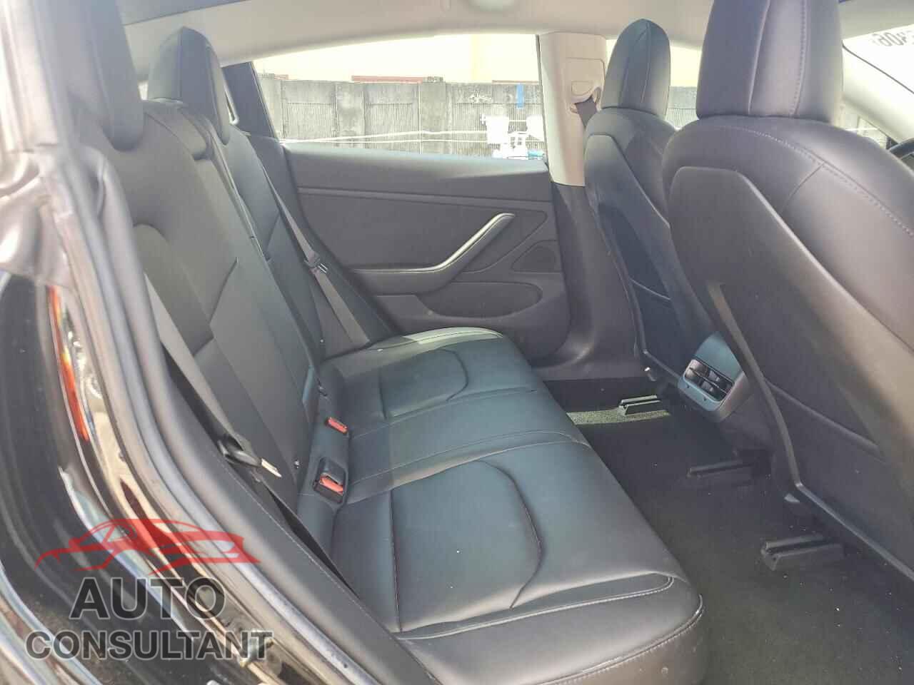 TESLA MODEL 3 2018 - 5YJ3E1EA9JF005884