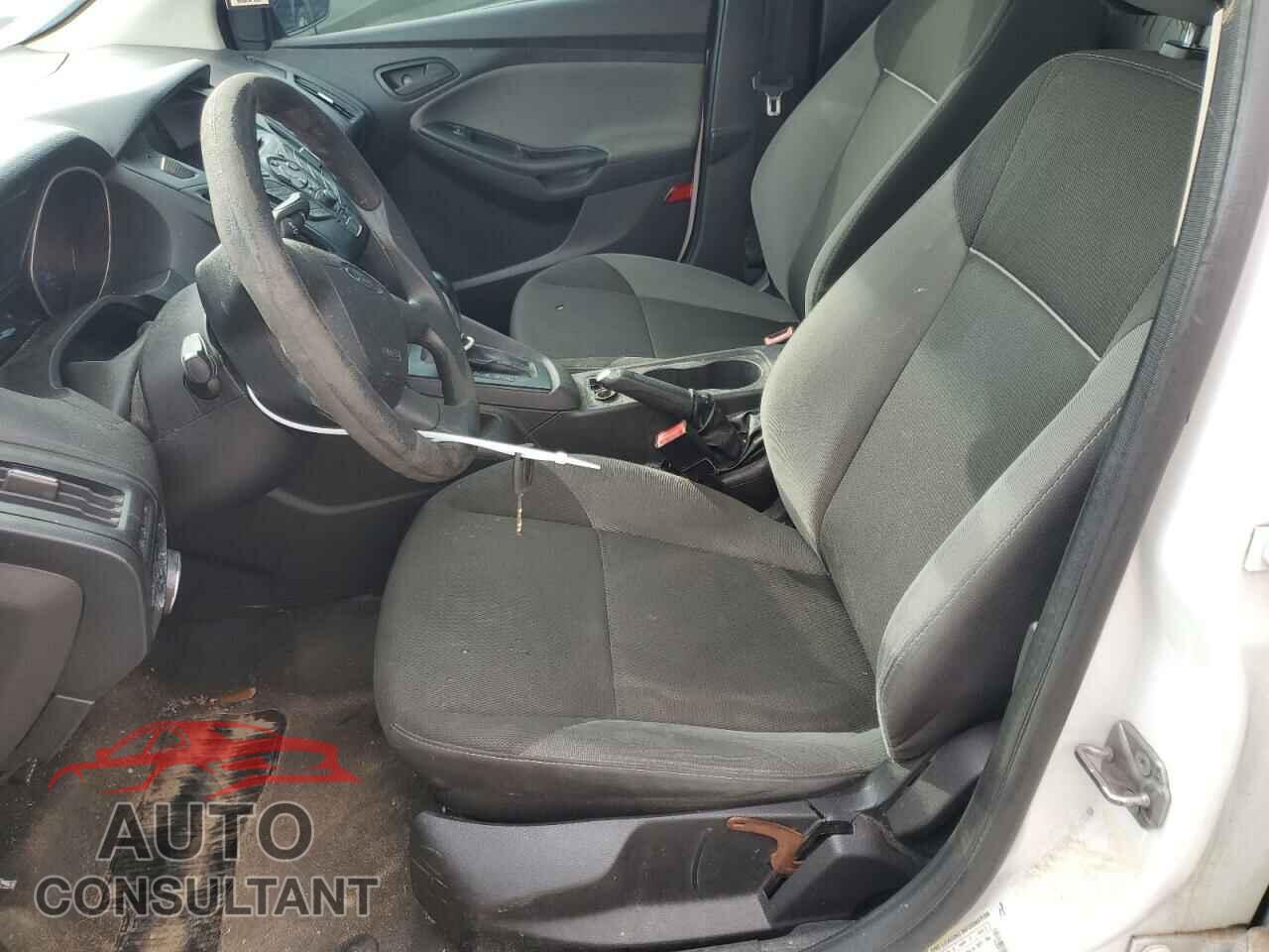 FORD FOCUS 2013 - 1FADP3E24DL201757