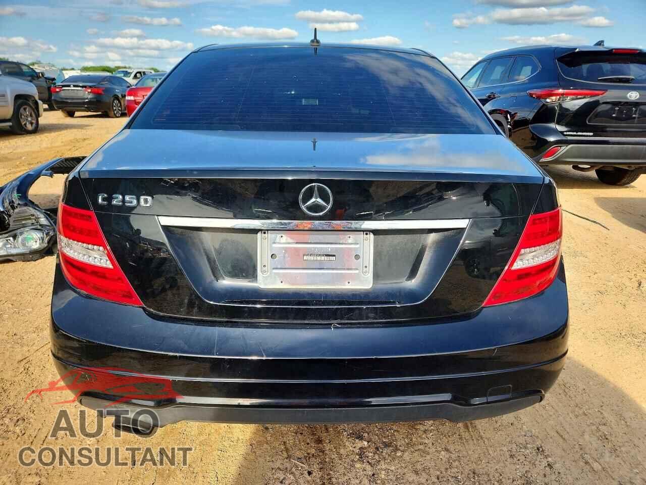 MERCEDES-BENZ C-CLASS 2014 - WDDGF4HBXEA962016