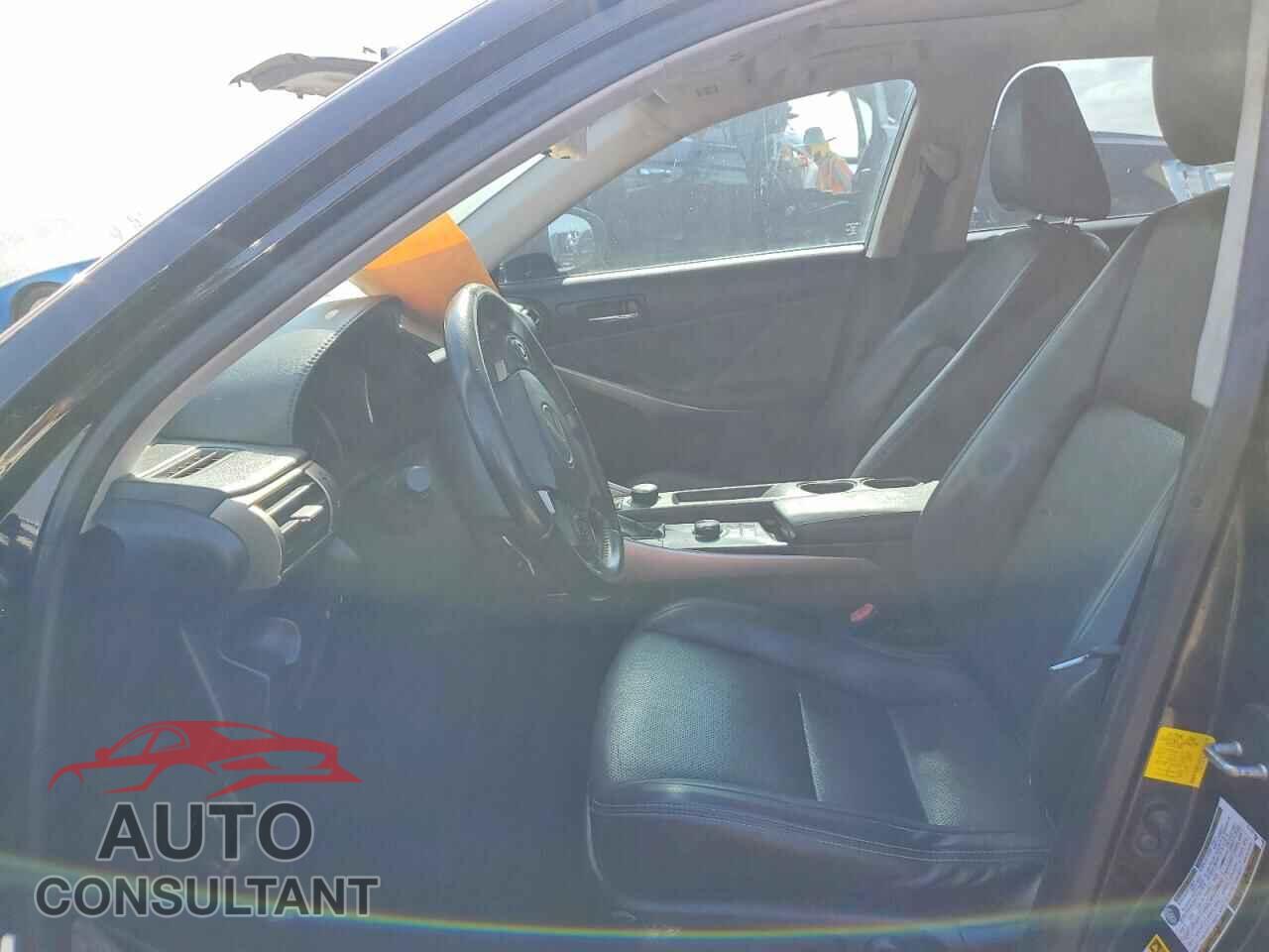LEXUS IS 2014 - JTHBF1D29E5033077