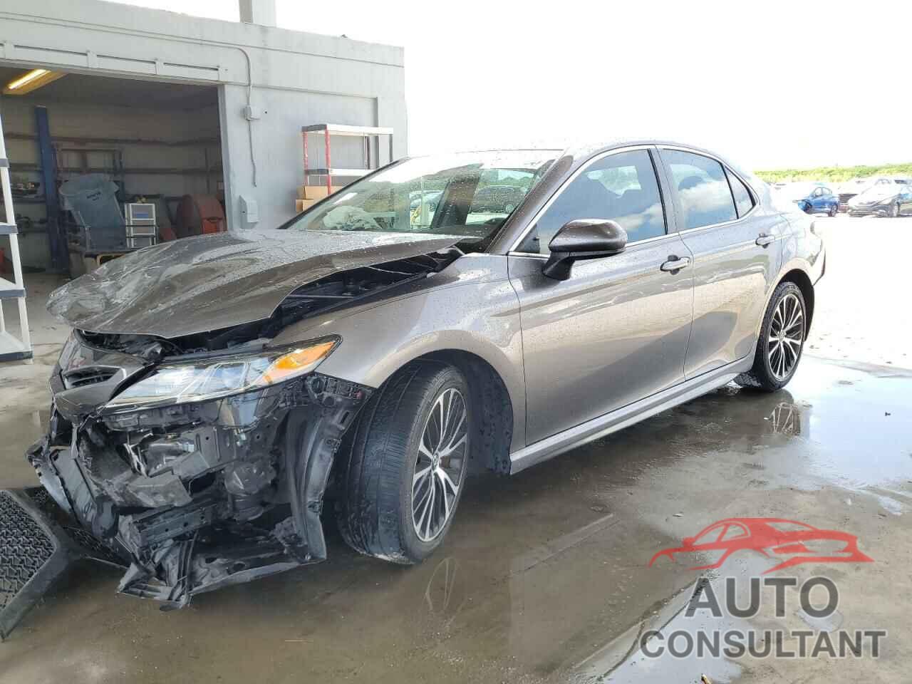 TOYOTA CAMRY 2018 - 4T1B11HKXJU084318