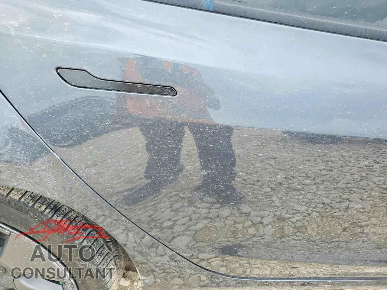 TESLA MODEL 3 2021 - 5YJ3E1EA2MF047124