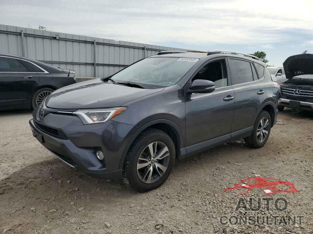 TOYOTA RAV4 2017 - JTMRFREV0HJ716076