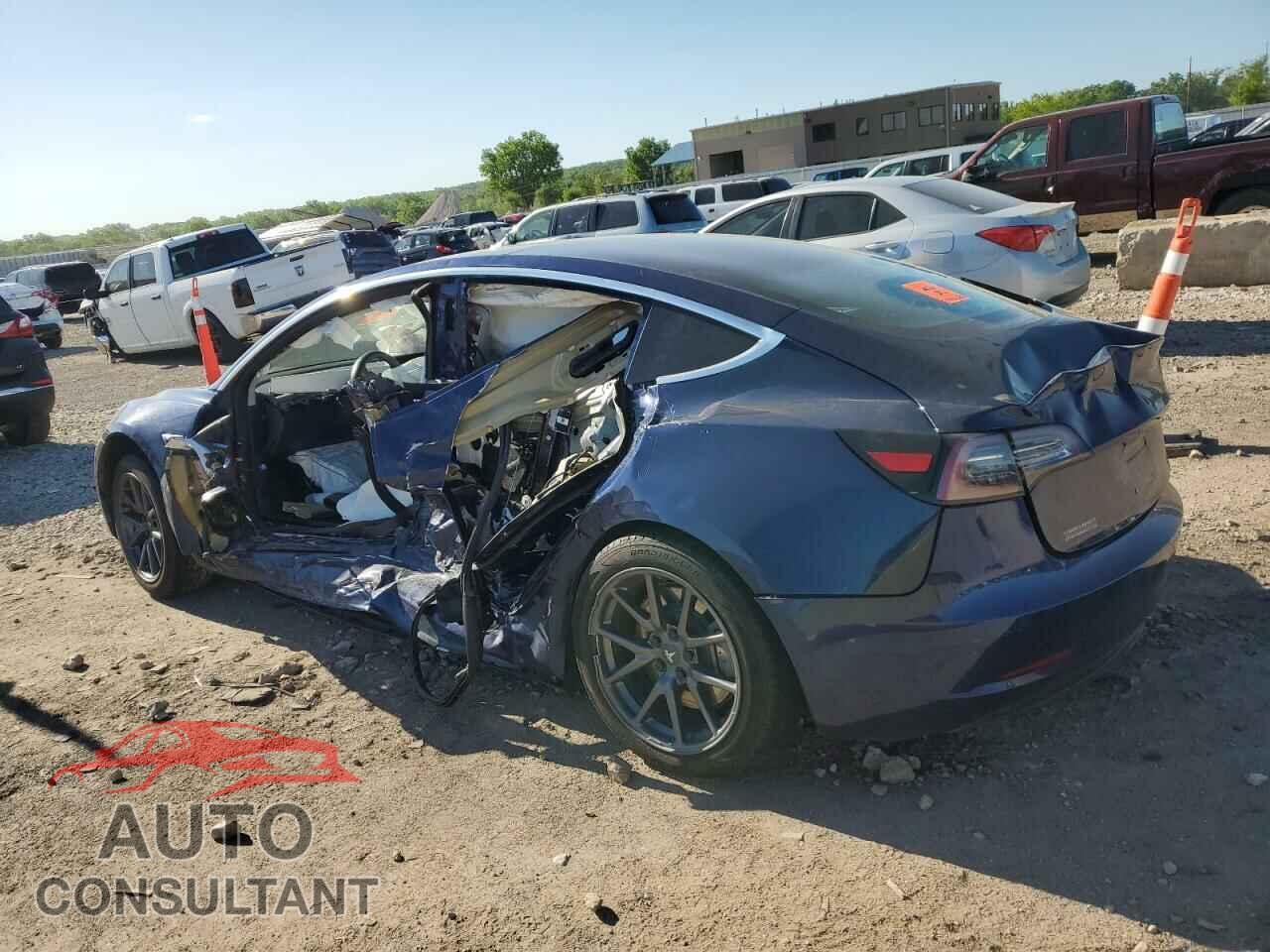 TESLA MODEL 3 2018 - 5YJ3E1EB0JF096567