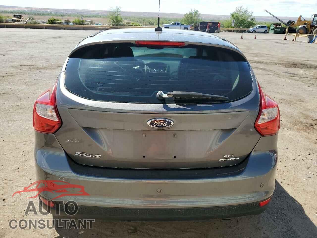 FORD FOCUS 2012 - 1FAHP3M26CL410824