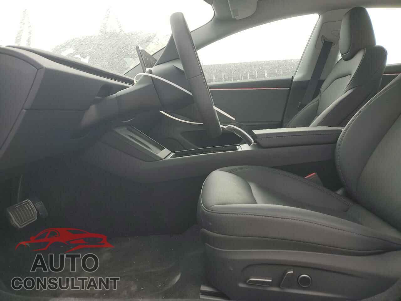 TESLA MODEL 3 2025 - 5YJ3E1EA6SF976018