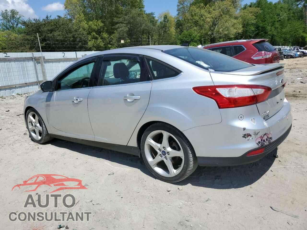 FORD FOCUS 2012 - 1FAHP3J2XCL187675