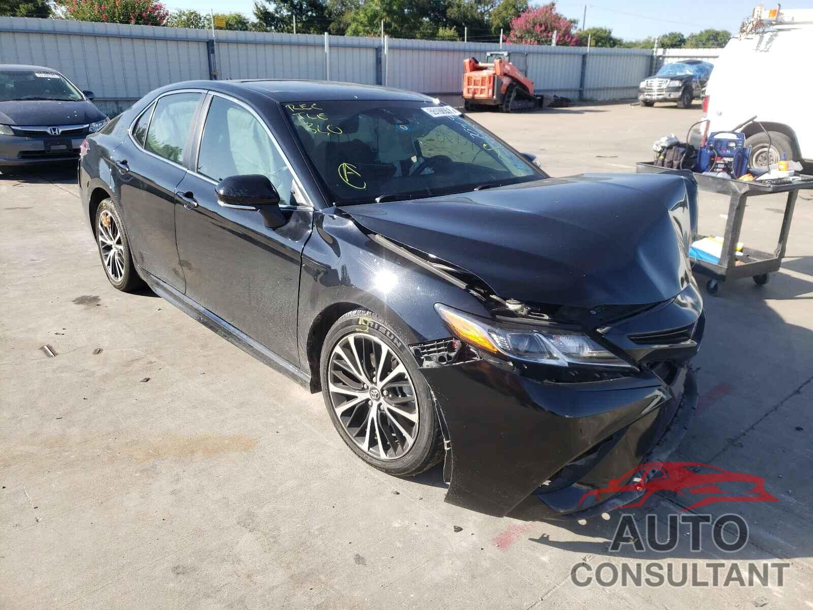 TOYOTA CAMRY 2018 - 4T1B11HK7JU508604