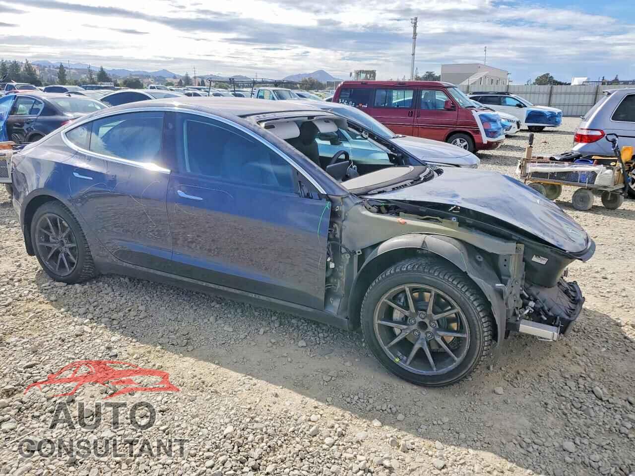 TESLA MODEL 3 2018 - 5YJ3E1EA8JF153332