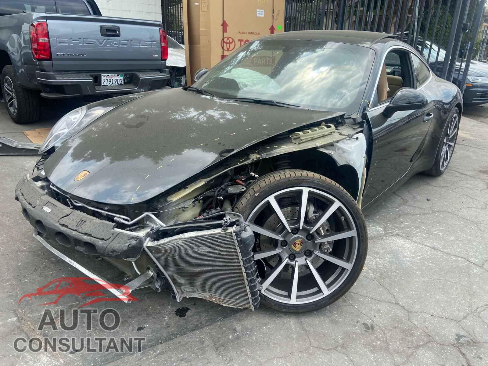 PORSCHE 911 2018 - WP0AA2A96JS105710