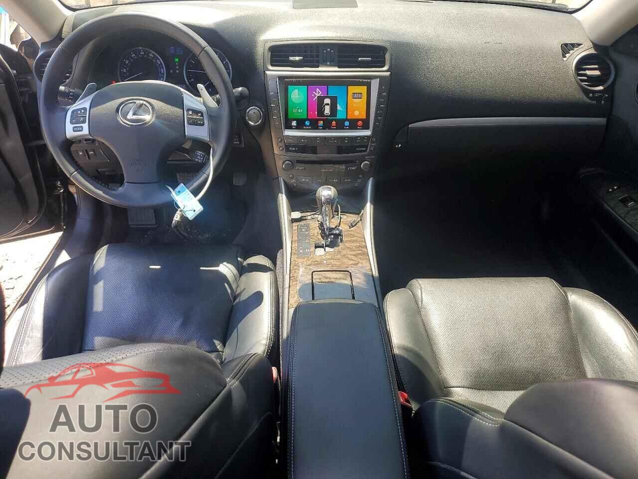 LEXUS IS 2011 - JTHCE5C20B5001050