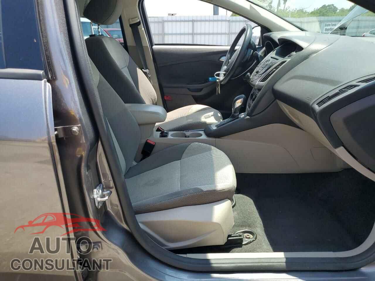 FORD FOCUS 2014 - 1FADP3F22EL247572