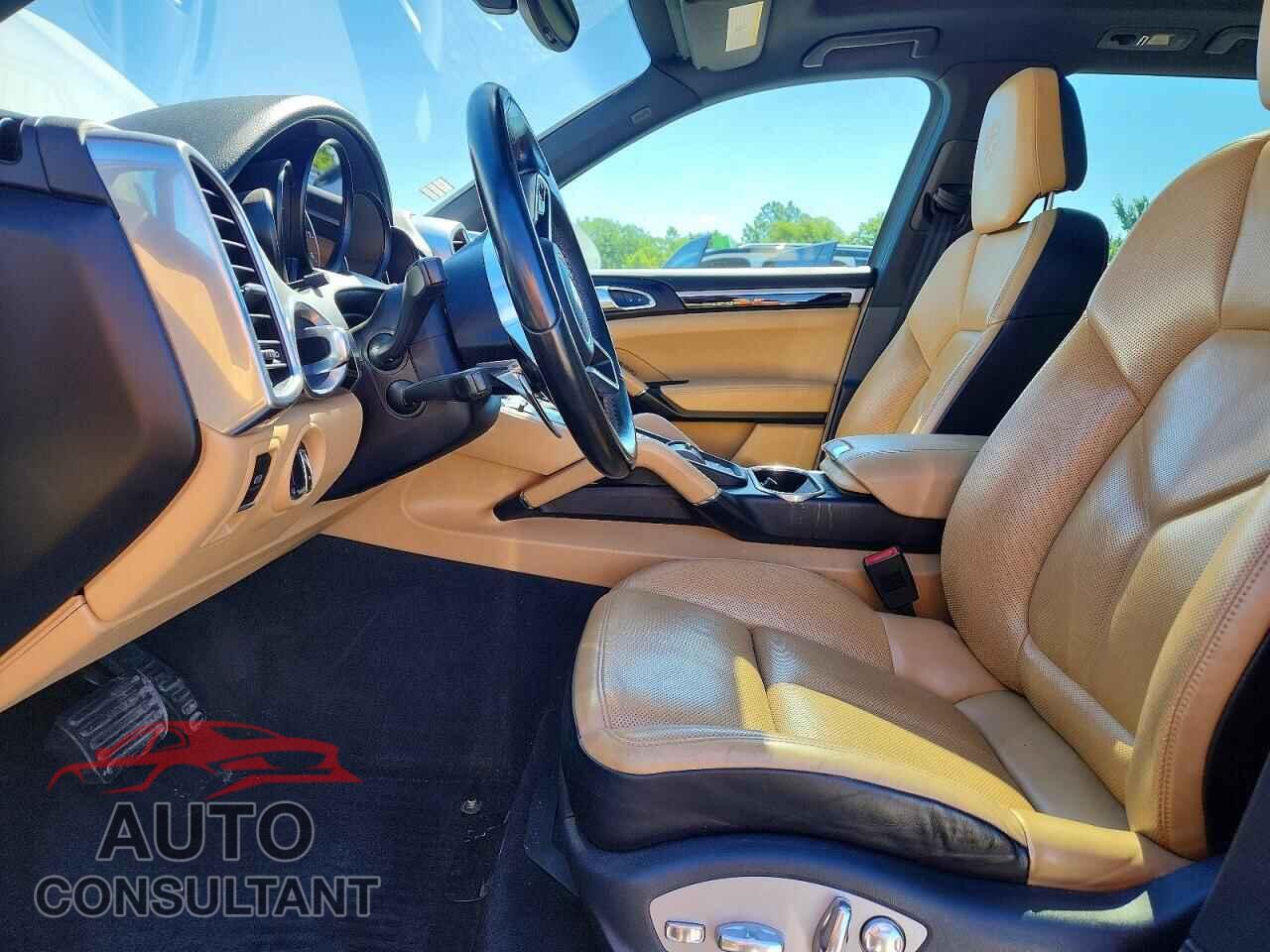PORSCHE CAYENNE 2018 - WP1AA2A27JKA02667