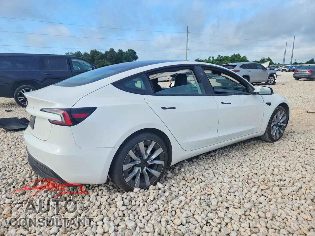 TESLA MODEL 3 2025 - 5YJ3E1EA4SF064567
