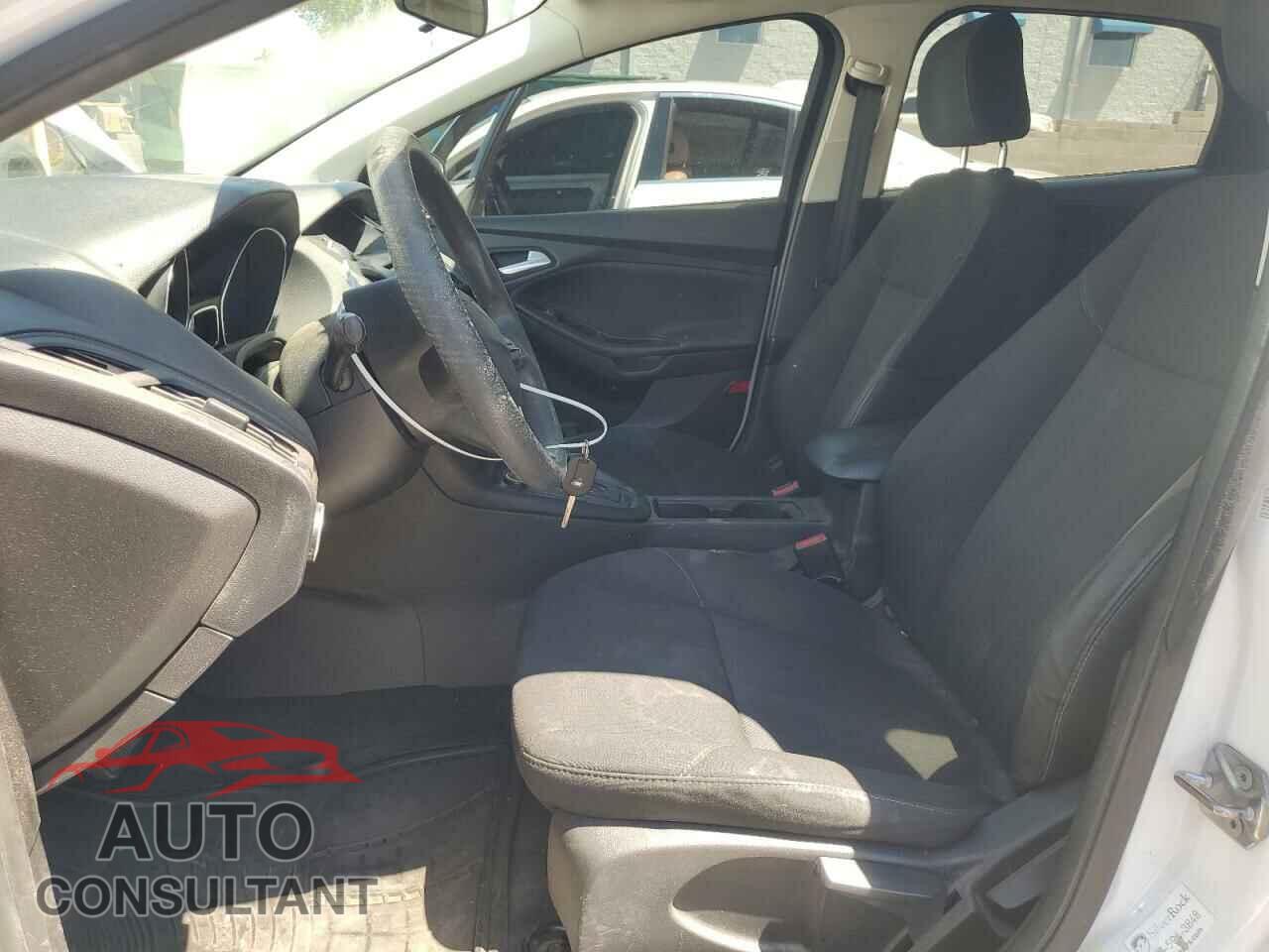 FORD FOCUS 2017 - 1FADP3F26HL304540