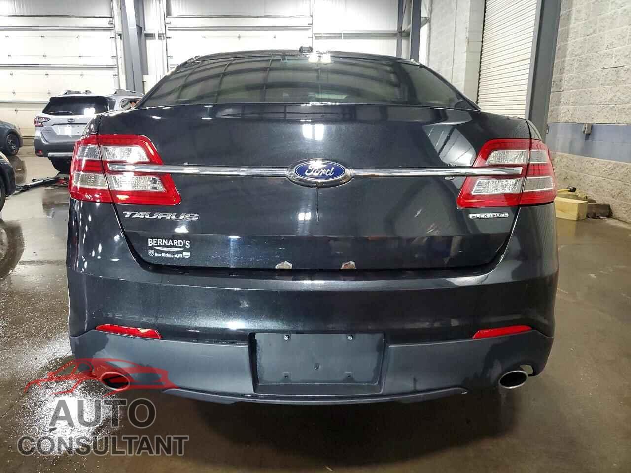 FORD TAURUS 2015 - 1FAHP2D85FG200548