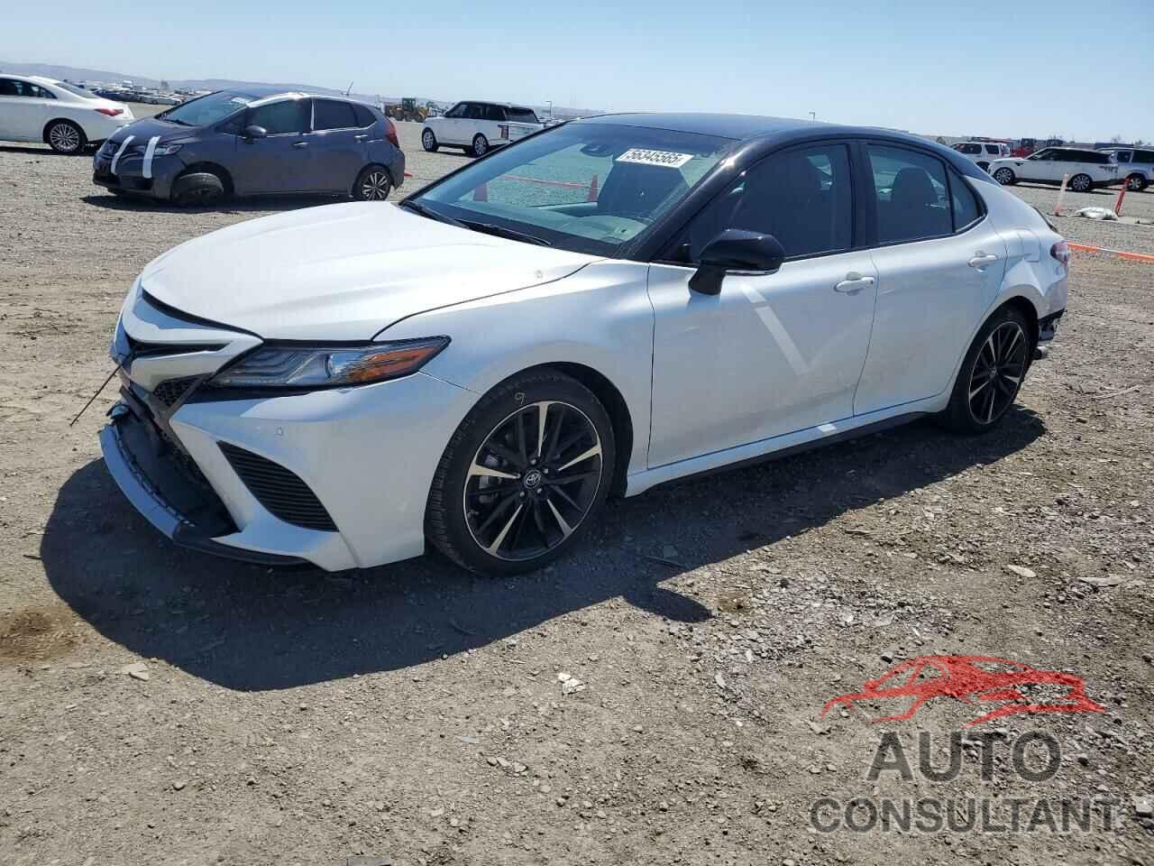 TOYOTA CAMRY 2018 - 4T1B61HK9JU114121