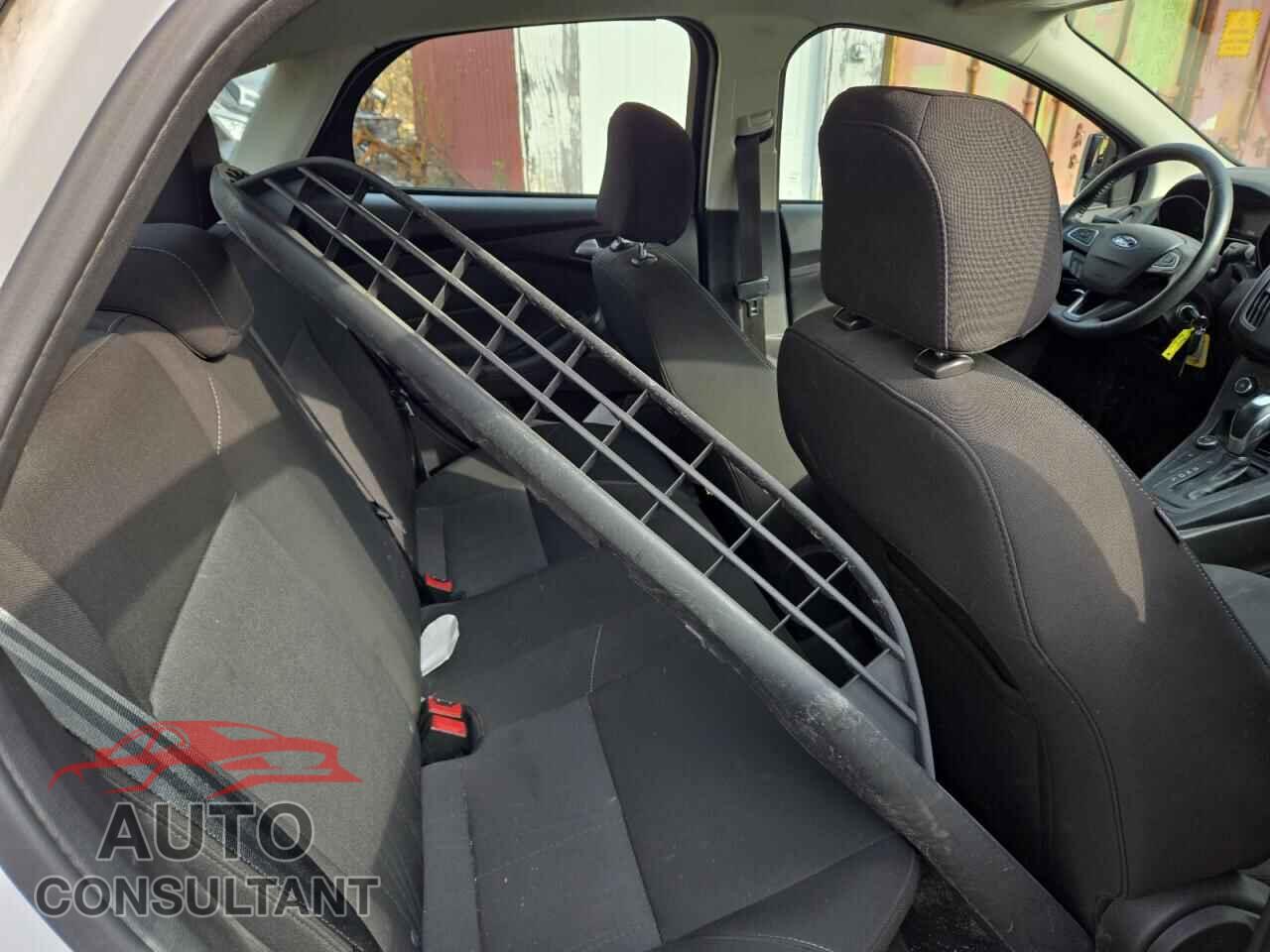 FORD FOCUS 2016 - 1FADP3F21GL231754